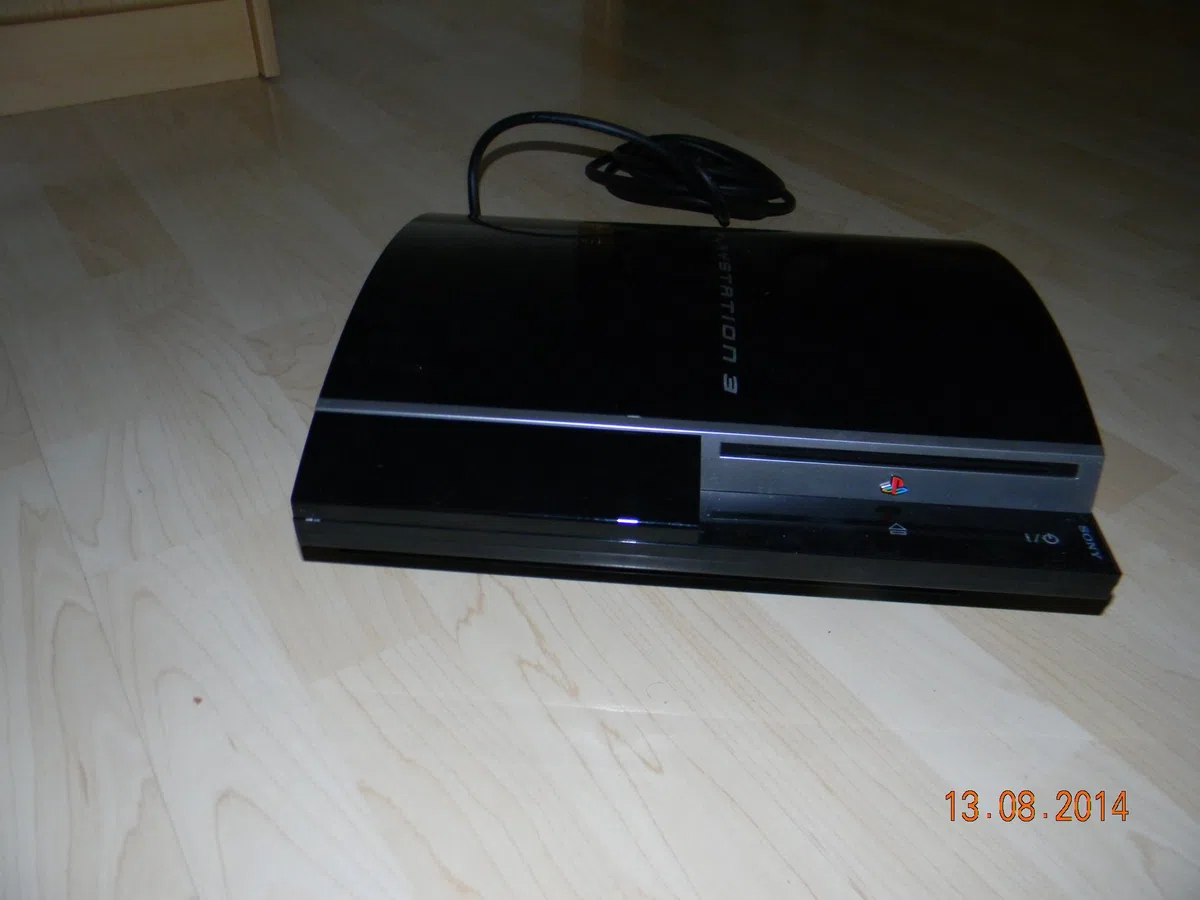 Playstation 3 - Console 40 GB inkl. SIXAXIS Wireless Controller [import allemand]