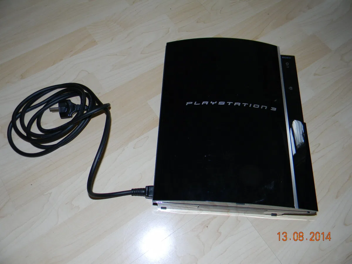 Playstation 3 - Console 40 GB inkl. SIXAXIS Wireless Controller [import allemand]