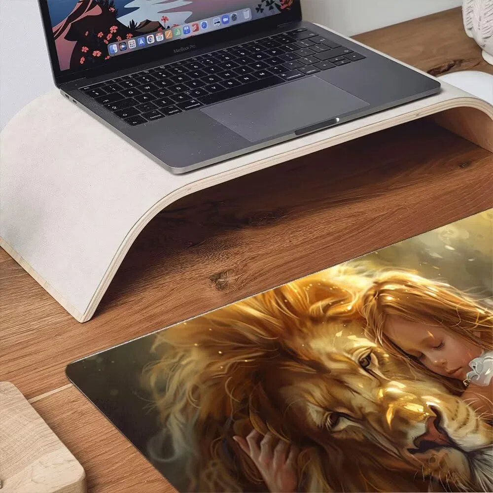 Grand Tapis de Souris Jeu XXL 1800x900x3mm avec Bords Cousus, Base en Caoutchouc Naturel antidérapant Durable, Tapis de Clavier Lavable, Convient Les Jeux, la Maison et Le Bureau, La Fille Lion xR6734