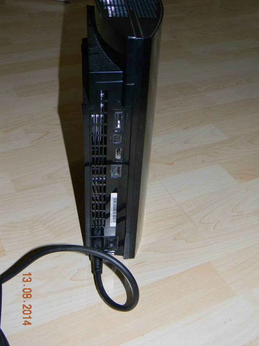 Playstation 3 - Console 40 GB inkl. SIXAXIS Wireless Controller [import allemand]