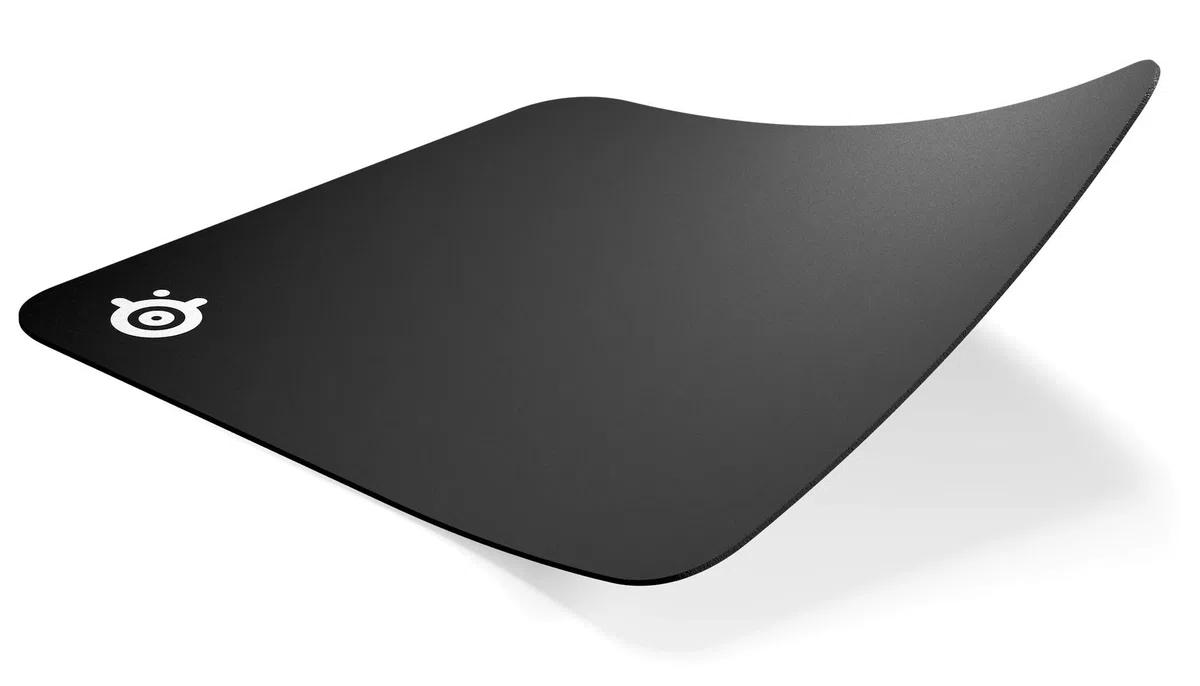 SteelSeries Arctis Nova Pro - Casque Gaming Multi-système - Son Hi-Res - Son Spatial 360° & QcK - Tapis de Souris de Jeu en Tissu - Surface Exclusive Micro tissée