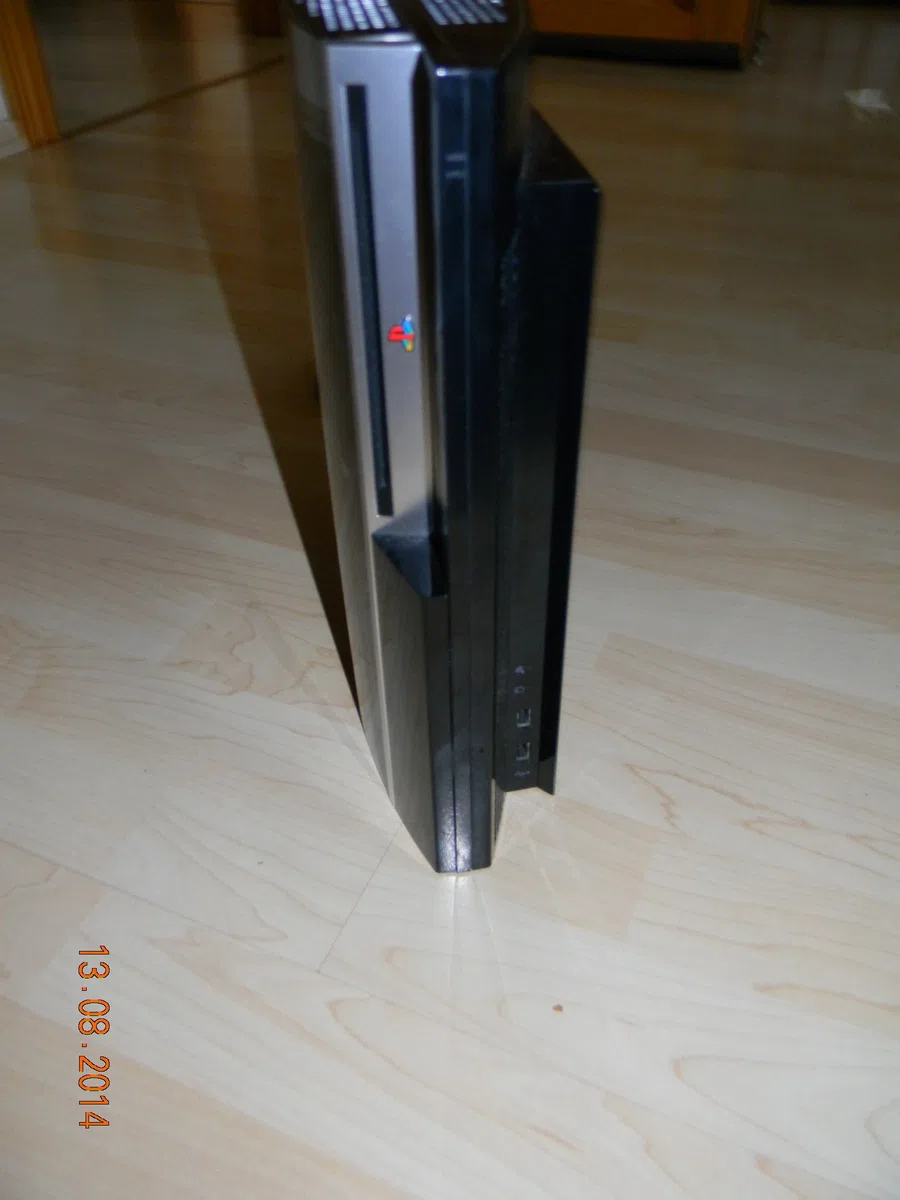 Playstation 3 - Console 40 GB inkl. SIXAXIS Wireless Controller [import allemand]