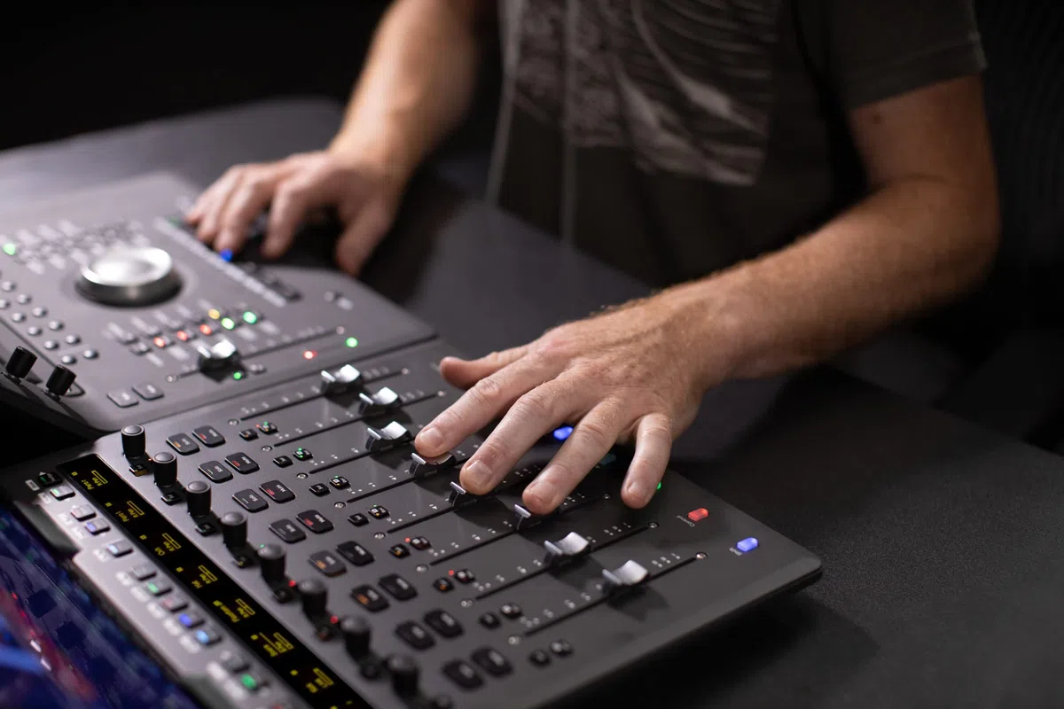 Avid Surface de contrôle compatible avec S1 EUCON, USB, Windows
